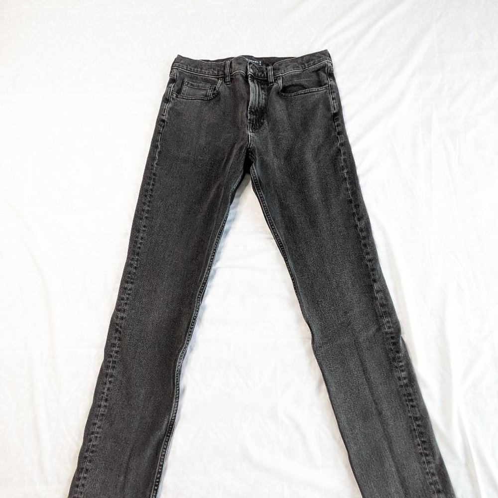 Everlane Slim fit 32x32 black charcoal jeans